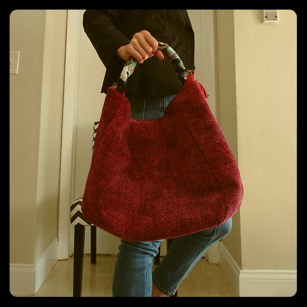 GRACIOUS AIRES leather bag